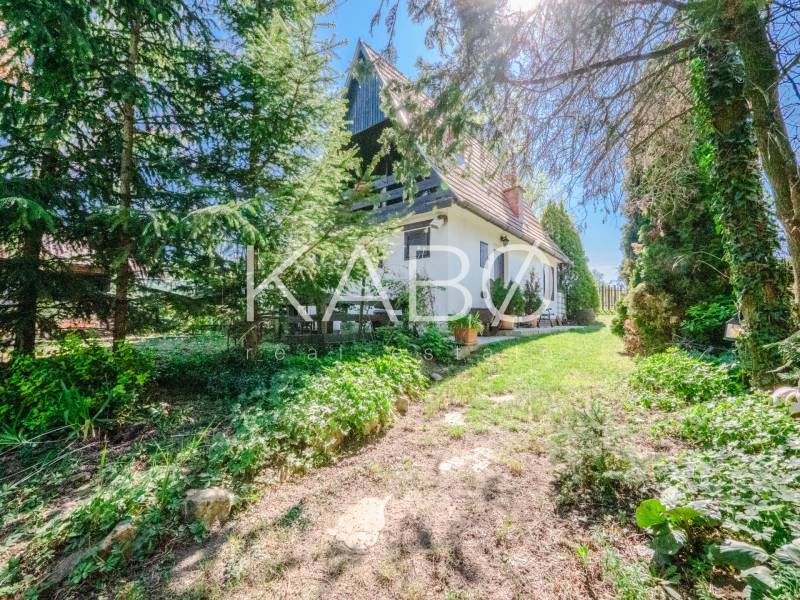 Čarovná oáza pokoja – Viničná chata s rozľahlým pozemkom 1361 m²