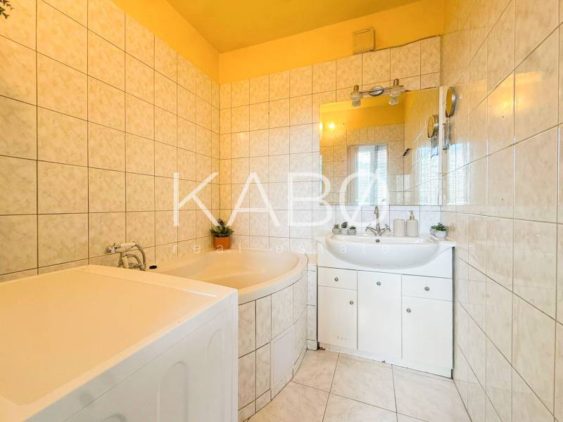 PANORAMATICKÝ 2i BYT S VÝHĽADOM NA HRAD – CHRENOVÁ, TR. A. HLINKU