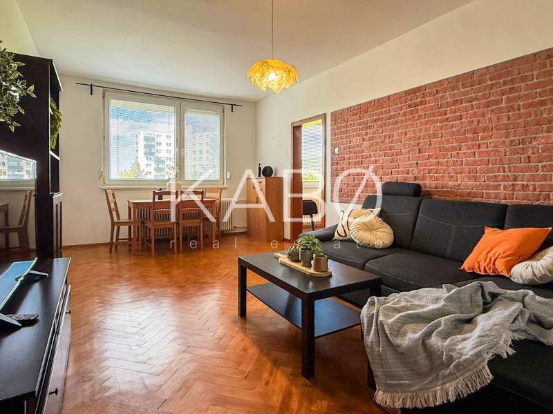 PANORAMATICKÝ 2i BYT S VÝHĽADOM NA HRAD – CHRENOVÁ, TR. A. HLINKU