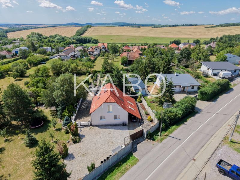 Rodinný dom po rekonštrukcii s upravenou záhradou 1512m2 