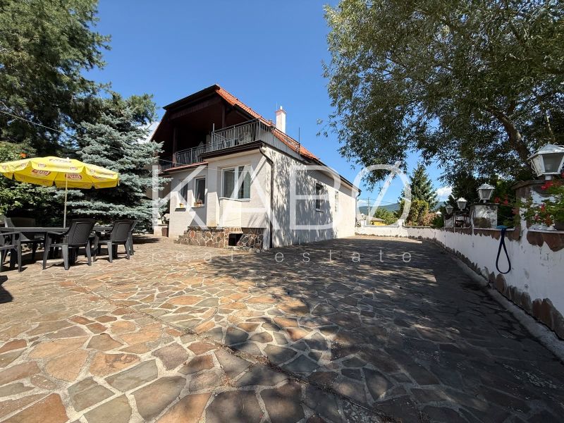 Rodinný dom po rekonštrukcii s upravenou záhradou 1512m2 