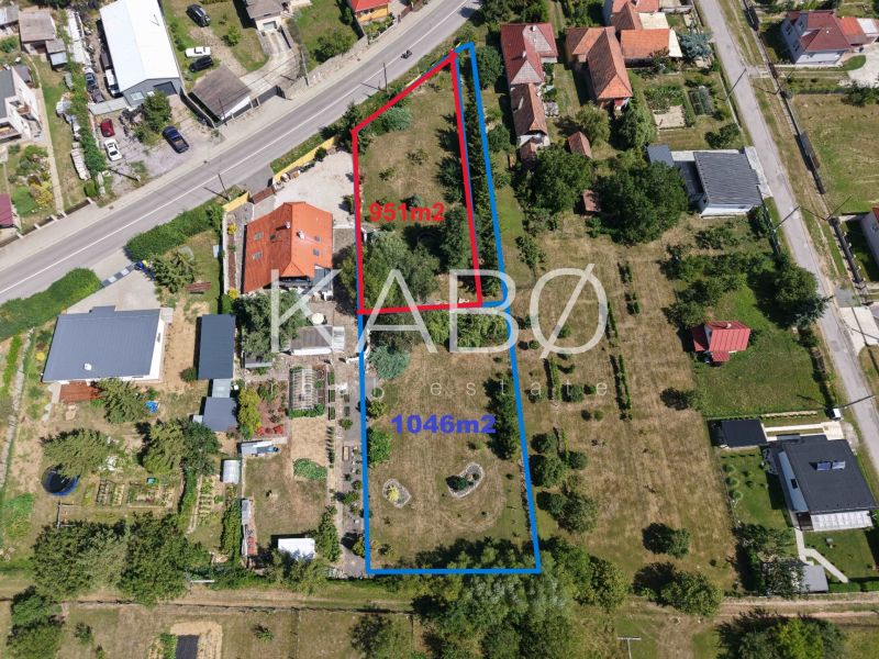 Stavebný pozemok Čaradice 951m2