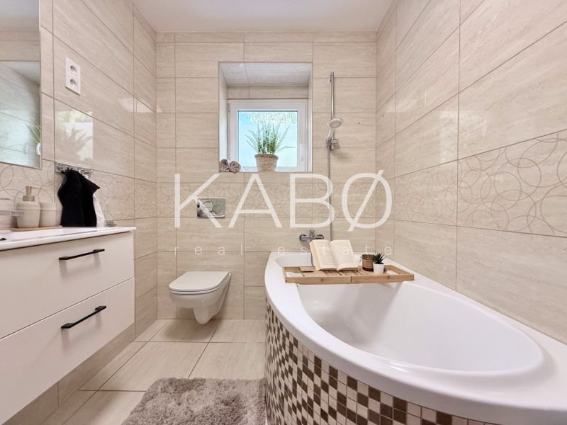 Prenájom 2 izbový byt s veľkým balkónom - Kalvária 