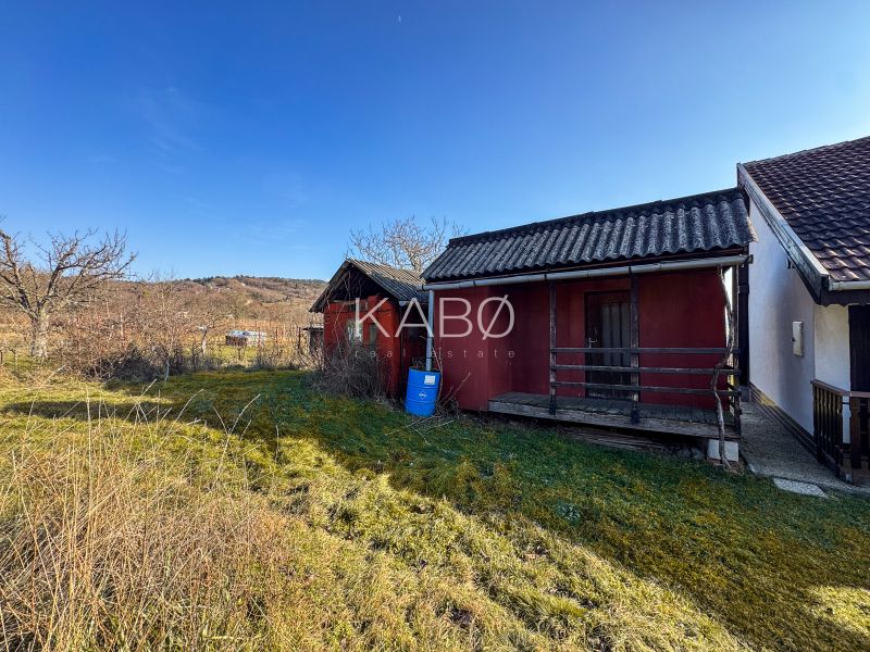 Krásna vinica pri Nitre - 895 m2 