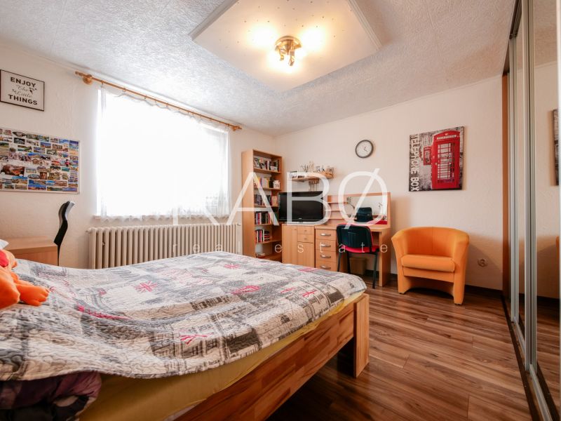 Priestranný 4 izbový rodinný dom po rekonštrukcii - Branč 