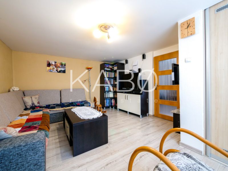 Priestranný 4 izbový rodinný dom po rekonštrukcii - Branč 