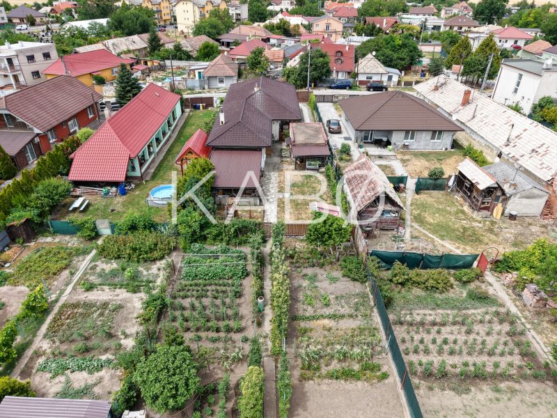 Priestranný 4 izbový rodinný dom po rekonštrukcii - Branč 