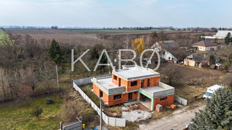 6 izbová vila -  DVOJGARÁŽ - CABAJ  - Riegler 