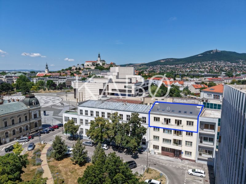 Výnimočné bývanie - Mezonet v úplnom centre Nitry 