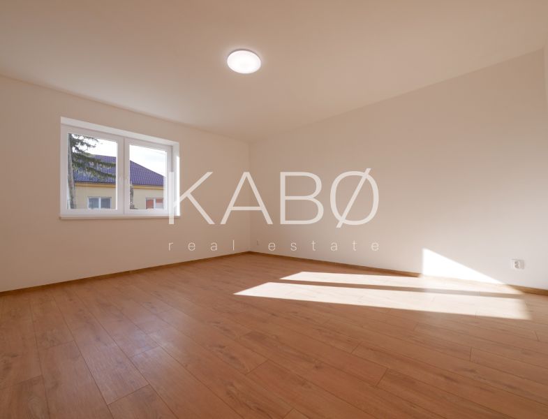 Praktický rodinný dom - Čakajovce - 1208 m2