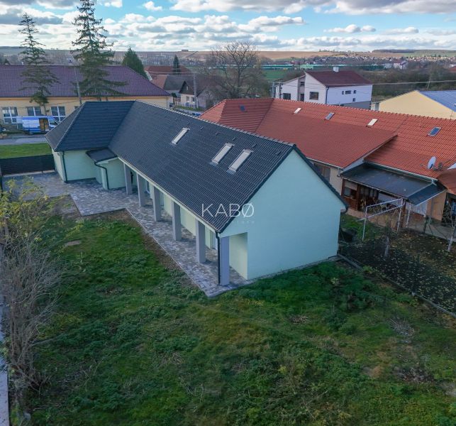 Praktický rodinný dom - Čakajovce - 1208 m2