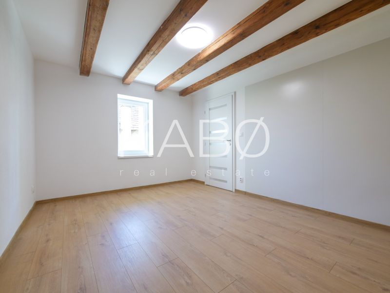 Praktický rodinný dom - Čakajovce - 1208 m2
