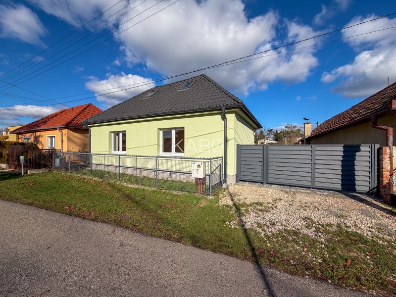 Praktický rodinný dom - Čakajovce - 1208 m2