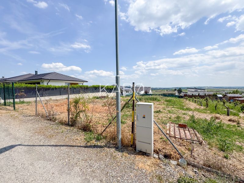 Pozemok pri lese so stavebným povolením - 805 m2 - Štitáre 