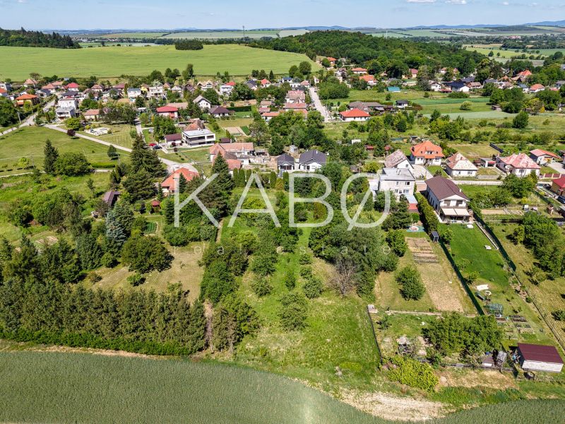Jedinečný stavebný pozemok - Podhorany - 2758 m2 