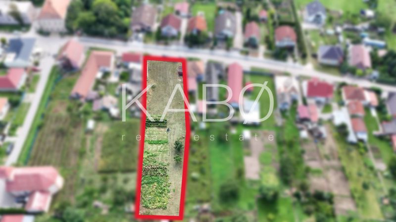 Stavebný pozemok 1 750 m² v centre obce Rumanová
