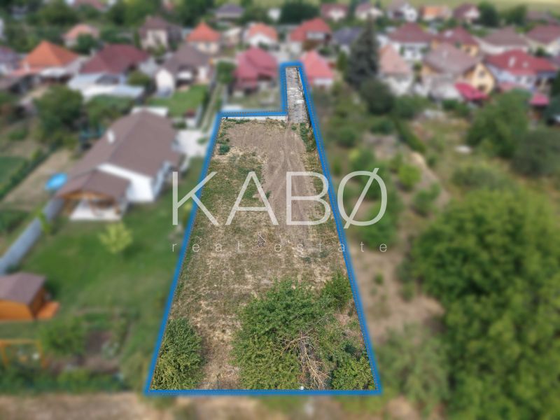 Stavebný pozemok 880 m² + prístupová cesta so sieťami Ivanka pri Nitre