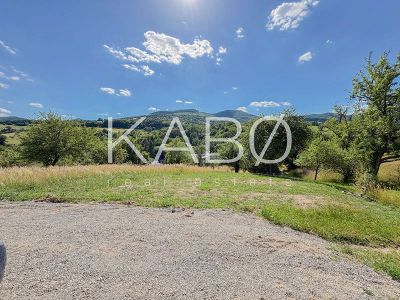 Ideálny Stavebný pozemok 1 353 m² pri Tajchu s krásnymi výhľadmi