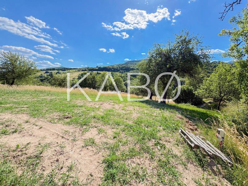 Ideálny Stavebný pozemok 1 353 m² pri Tajchu s krásnymi výhľadmi