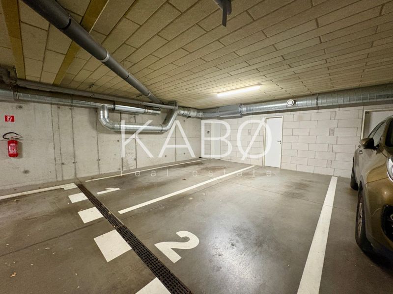 Prerobený a zariadený 2i byt - balkón - garážové státie