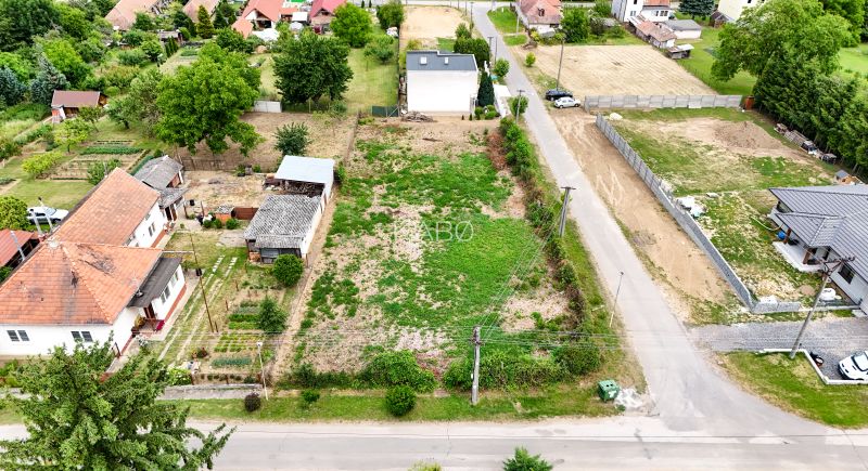 Stavebný pozemok 800 m2 - Bardoňovo 