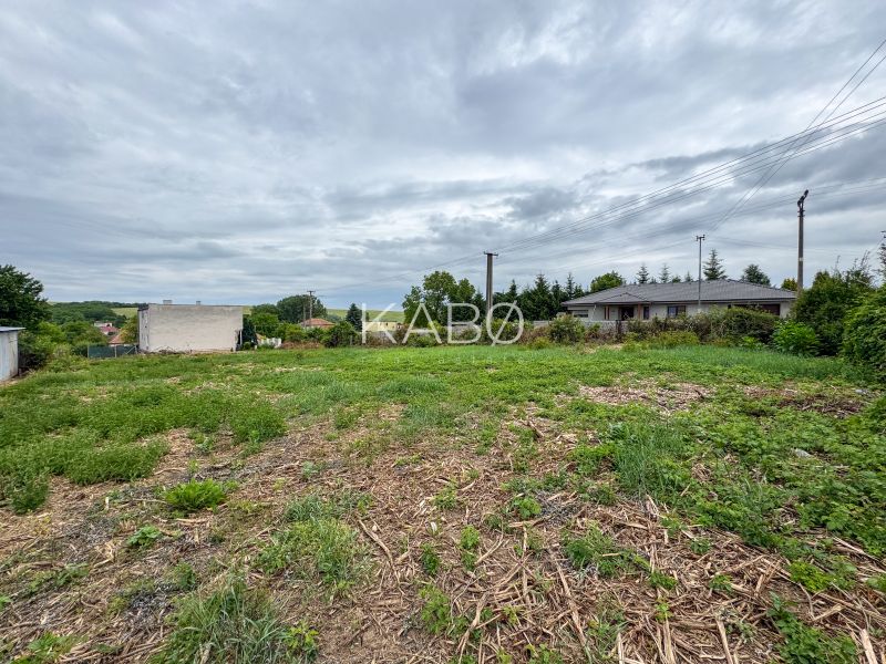 Stavebný pozemok 800 m2 - Bardoňovo 