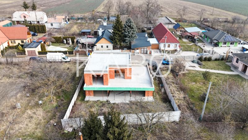 6 izbový rodinný dom  Cabaj - Riegler 