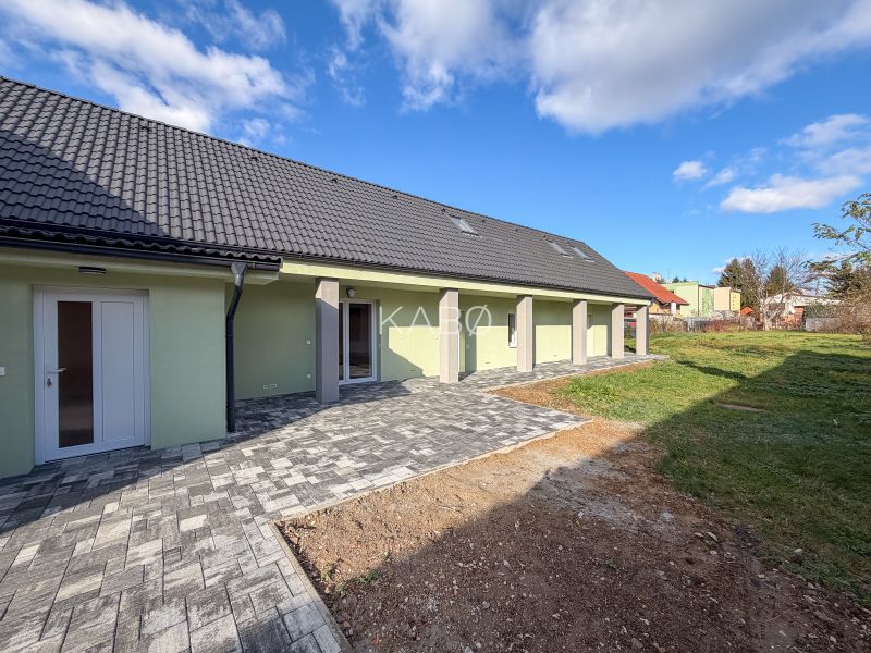 Praktický rodinný dom - Čakajovce - 1208 m2
