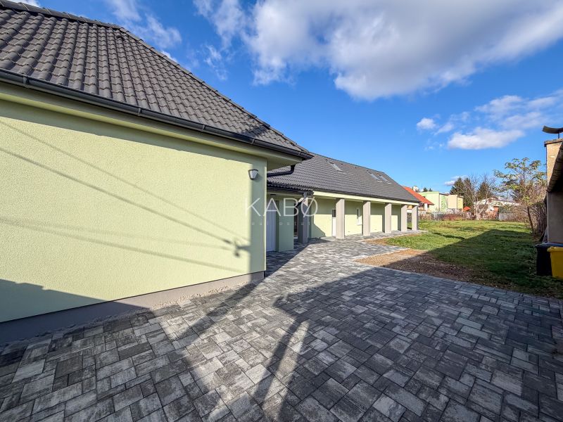 Praktický rodinný dom - Čakajovce - 1208 m2
