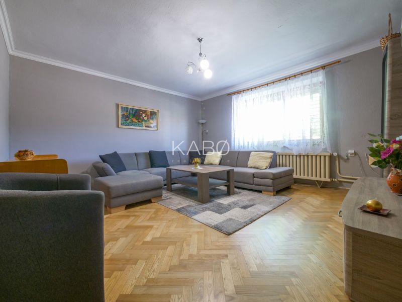 Rodinný dom s krásnym 18 á pozemkom - Nové Sady 