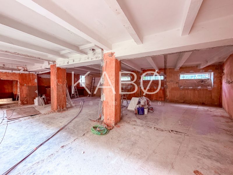 Industriálny obchodný priestor v úplnom centre mesta - 137 m2
