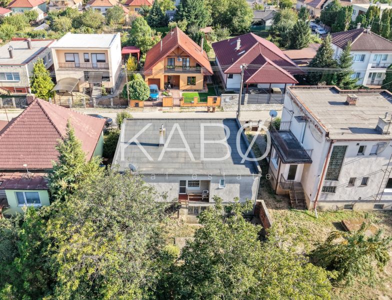 4 izbový rodinný dom v Ivanke pri Nitre - 783 m2 
