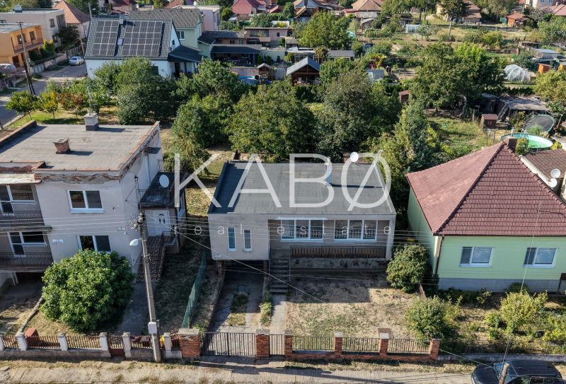 4 izbový rodinný dom v Ivanke pri Nitre - 783 m2 