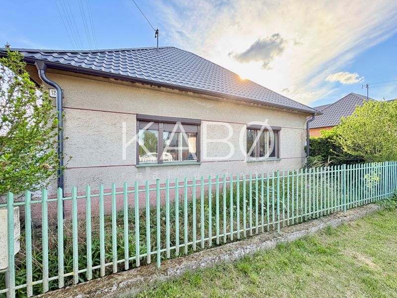 RD pripravený na rekonštruckiu - priestranný pozemok - tichá lokalita