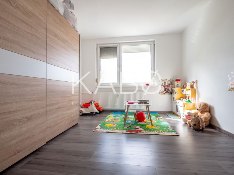 Kompletne zrekonštruovaný 3 izbový byt s balkónom - Nábrežná 