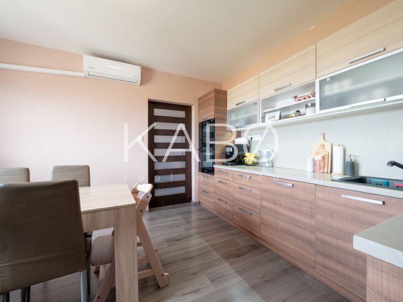 Kompletne zrekonštruovaný 3 izbový byt s balkónom - Nábrežná 