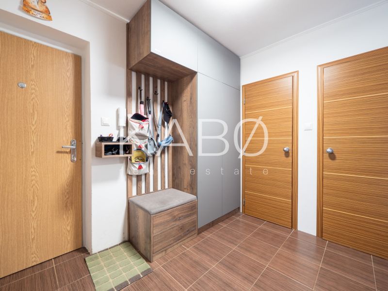 Pokojné bývanie v centre – 3 izbový byt Za Ferenitkou