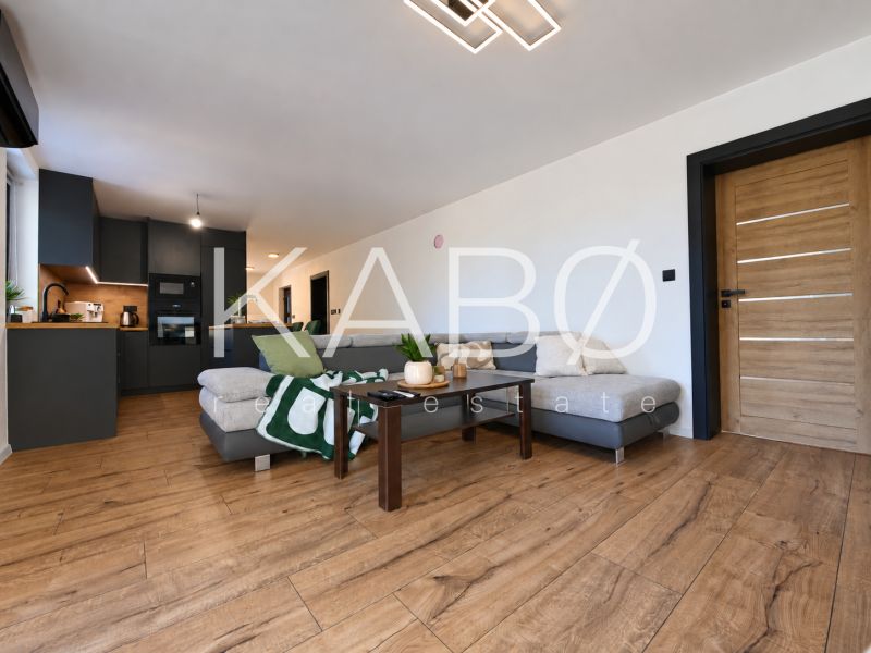 Dom po rekonštrukcii, terasa a 932 m² pozemku v Ivanke pri Nitre